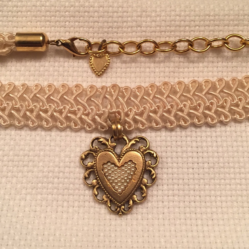Choker - Picture 2 of 4